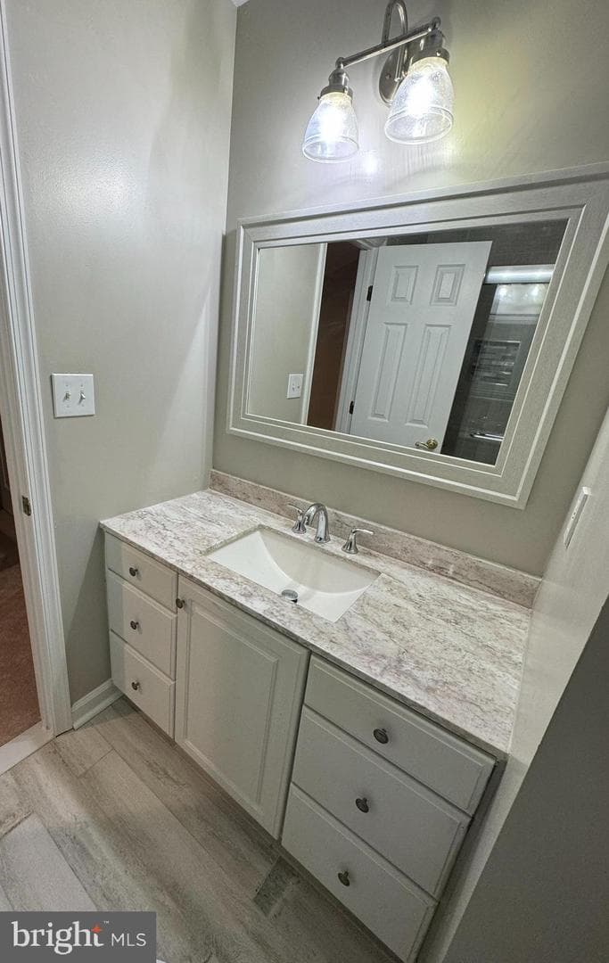 47660 Woolcott Square photo 8