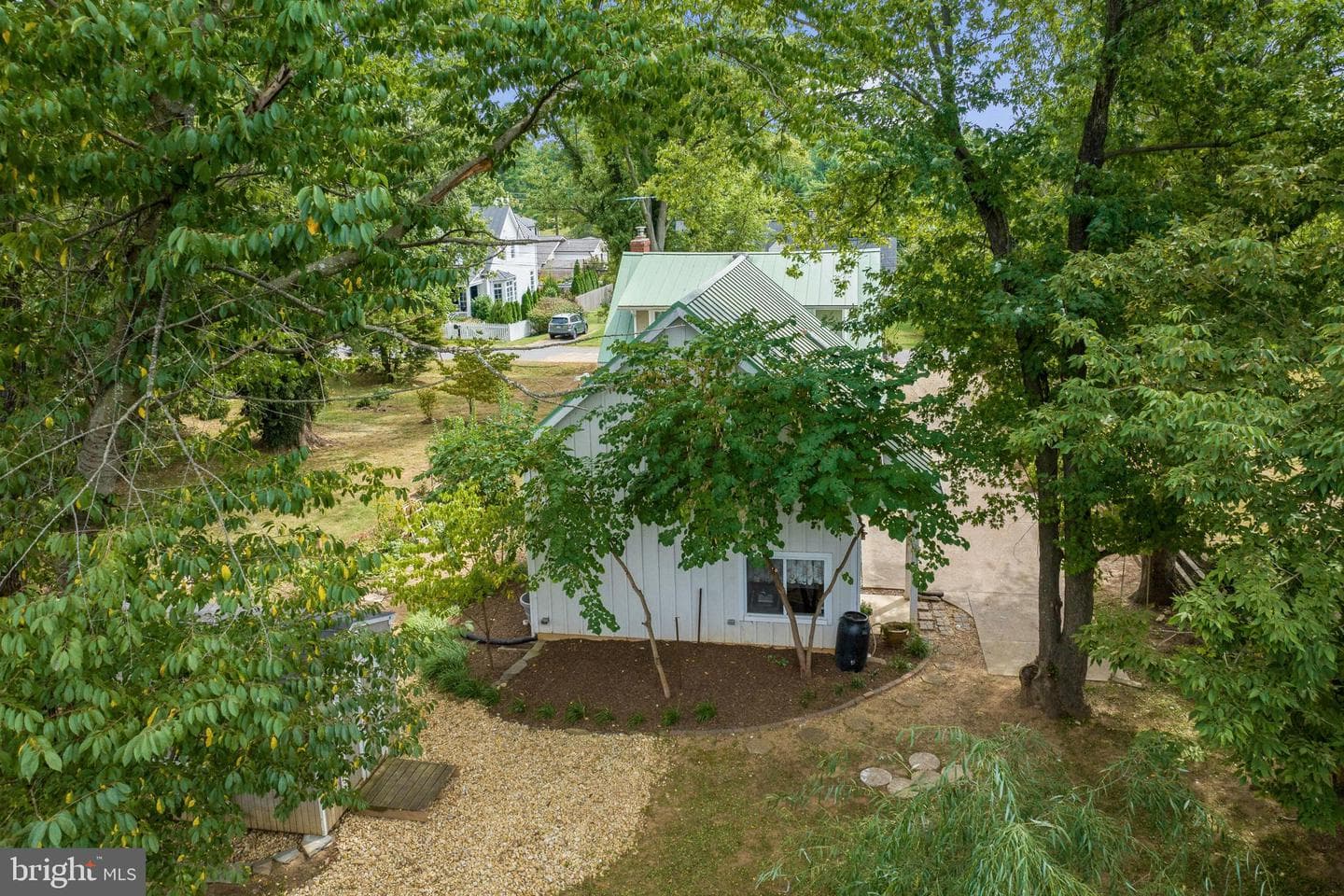 604 Martin Avenue photo 37