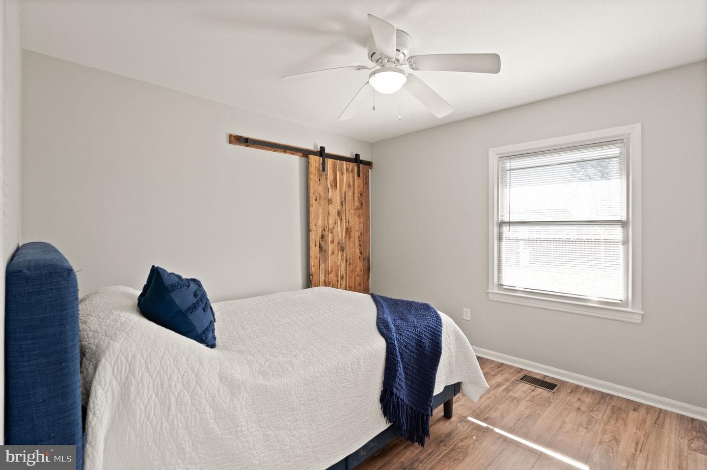 314 W Juniper Avenue photo 22