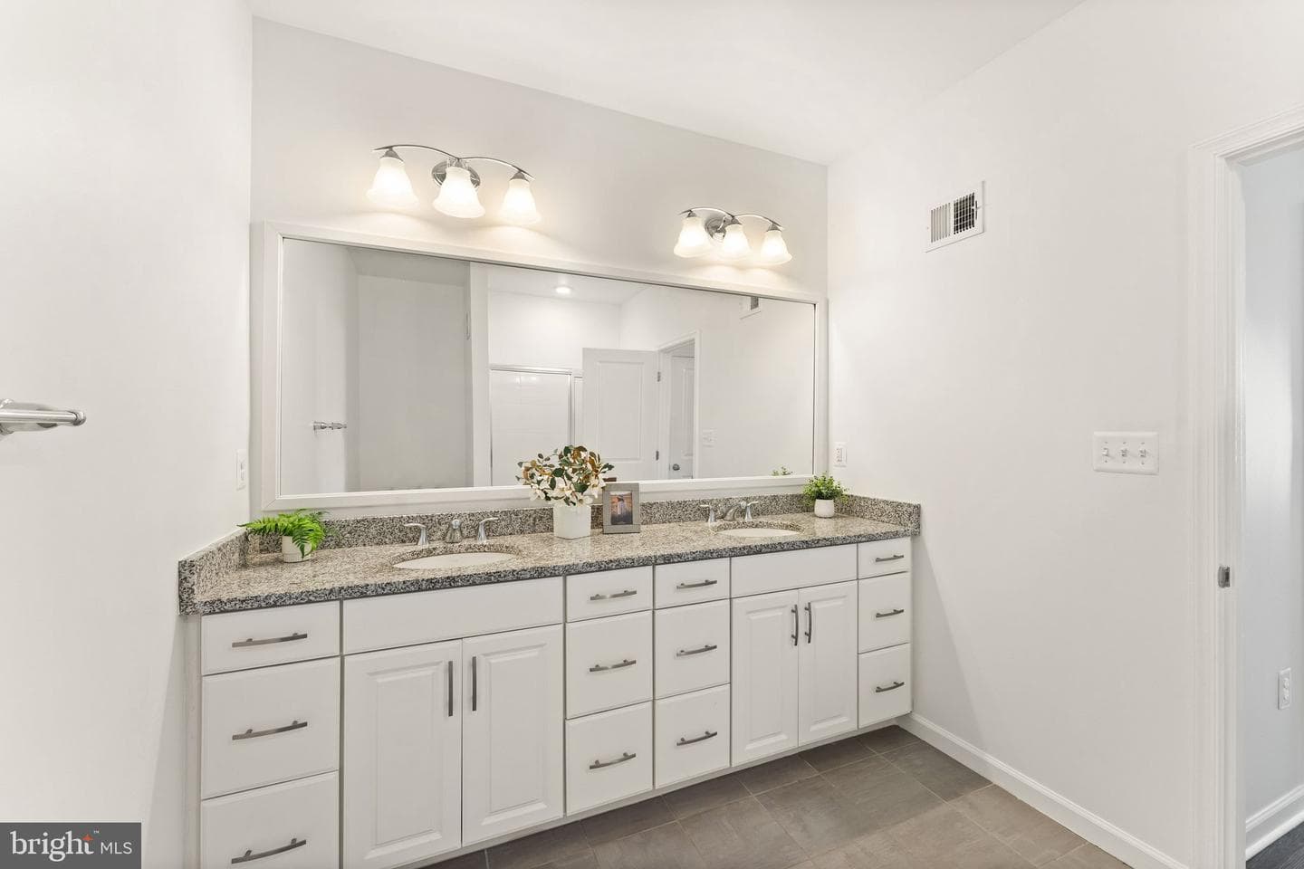 23297 Southdown Manor Terrace #116 photo 29