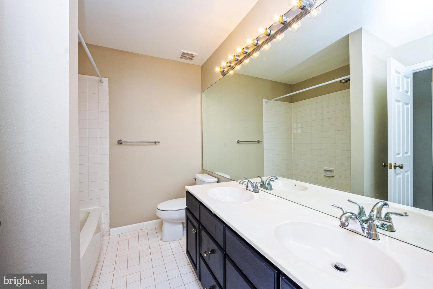 21841 Baldwin Square #301 photo 19