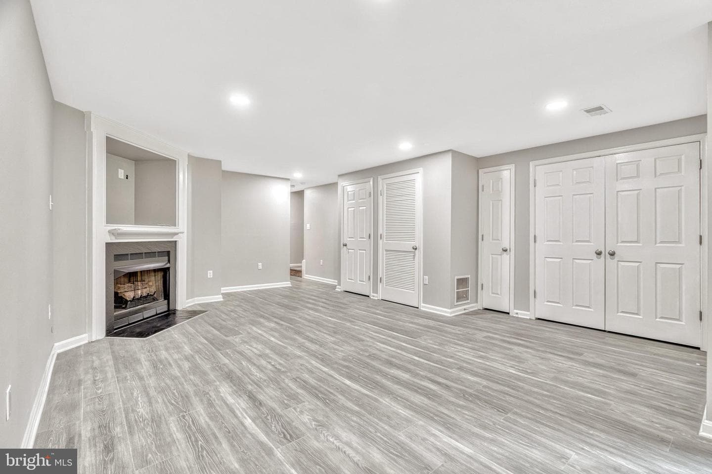 45560 Grand Central Square photo 21
