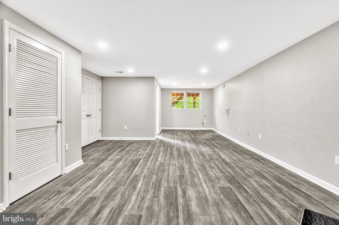 45560 Grand Central Square photo 24