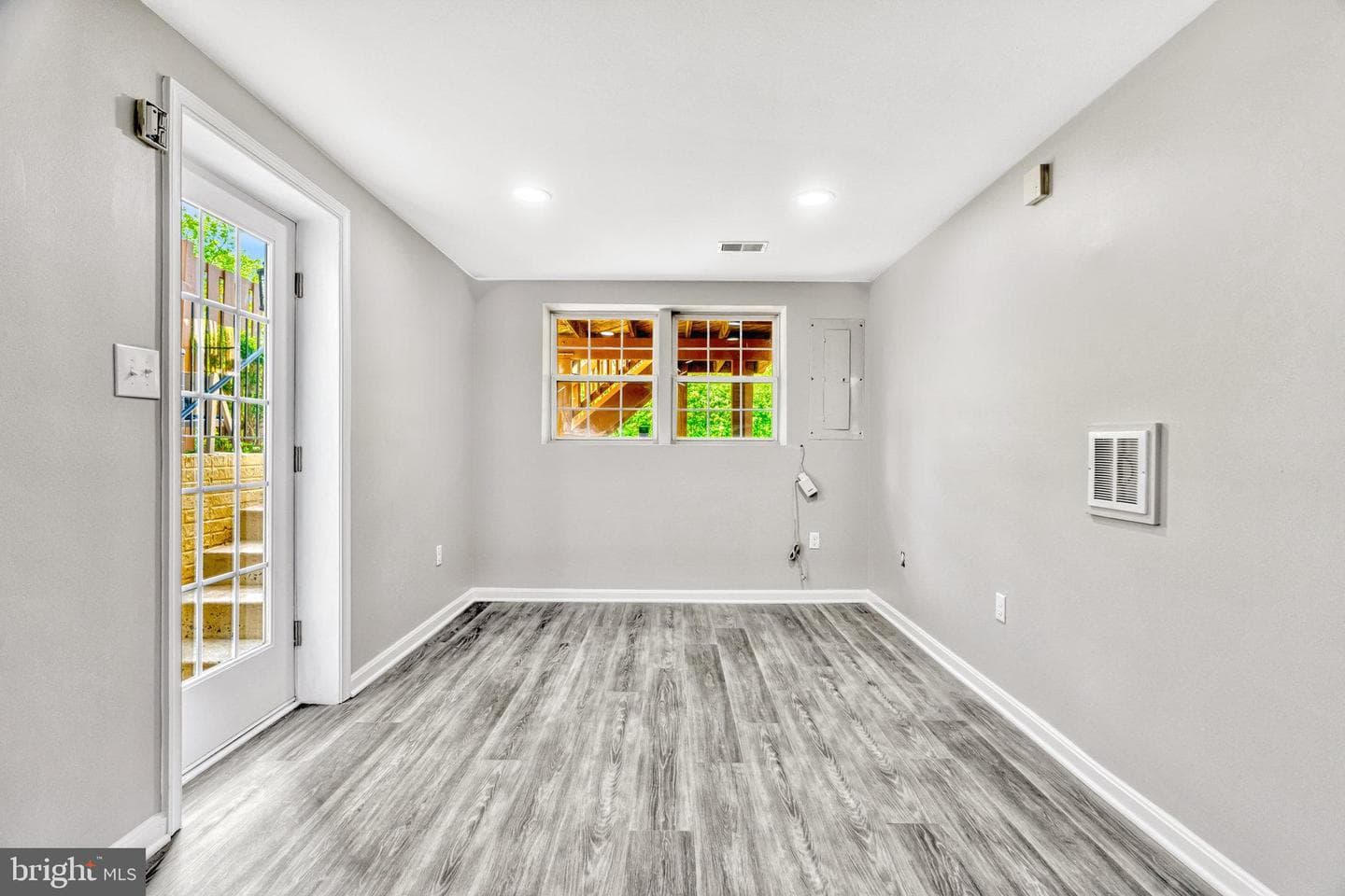 45560 Grand Central Square photo 25