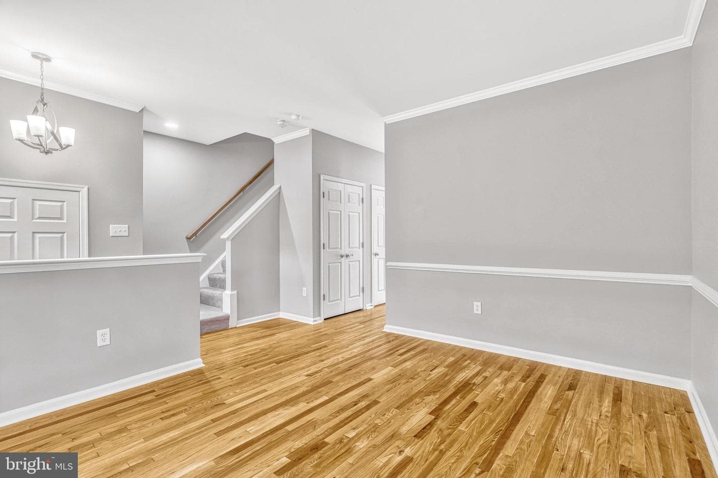 45560 Grand Central Square photo 6