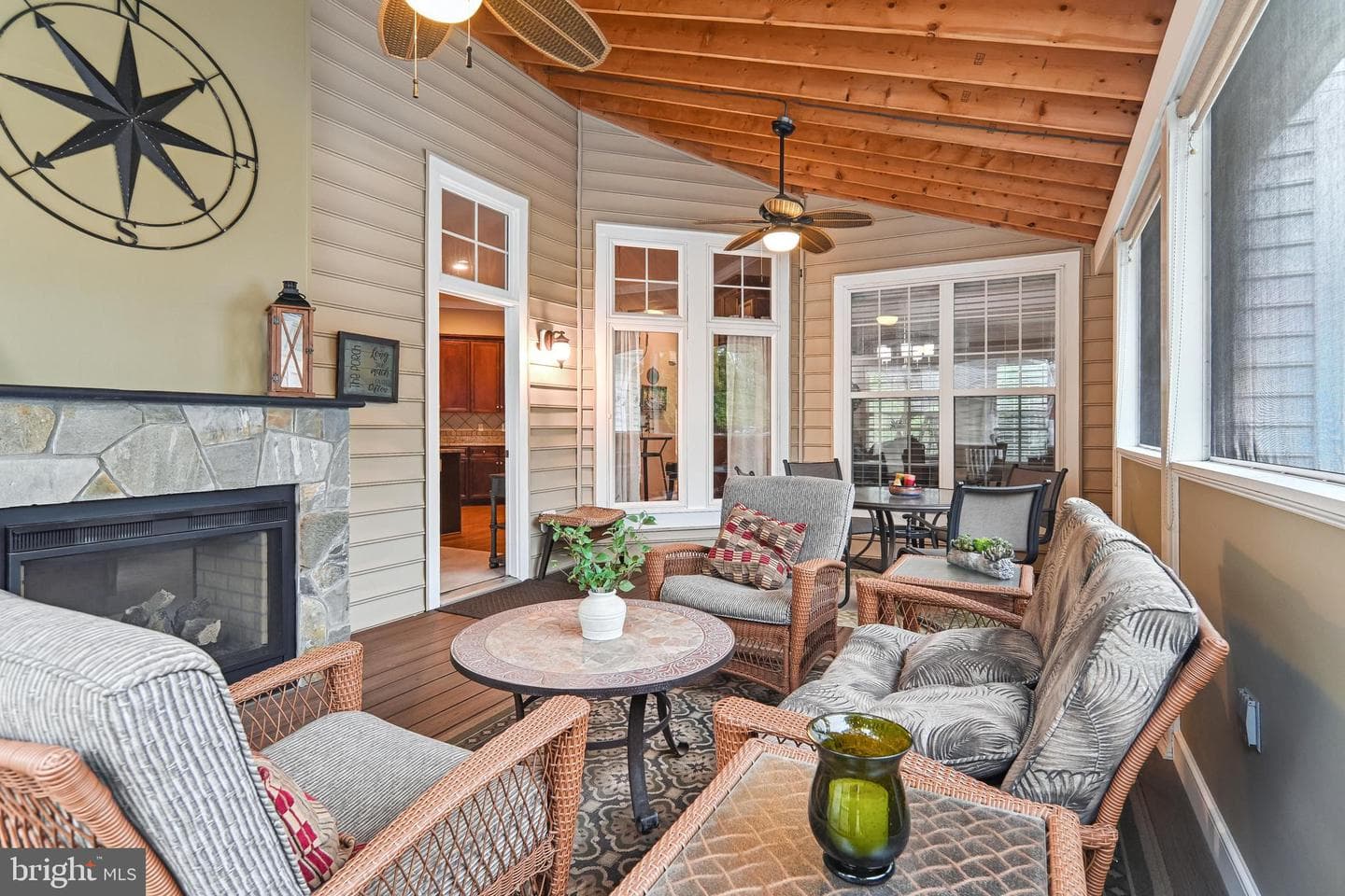 525 Gentlewood Square photo 24