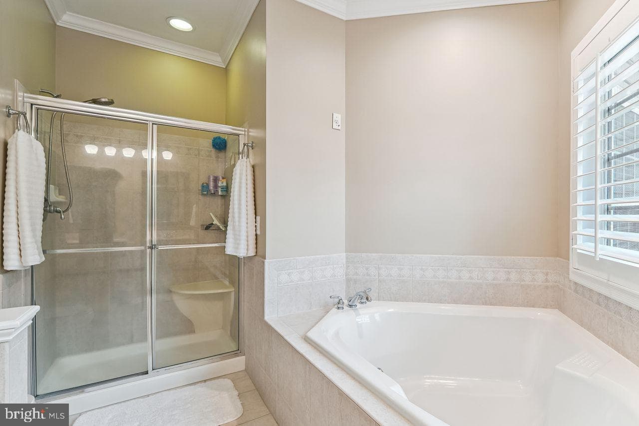 525 Gentlewood Square photo 36