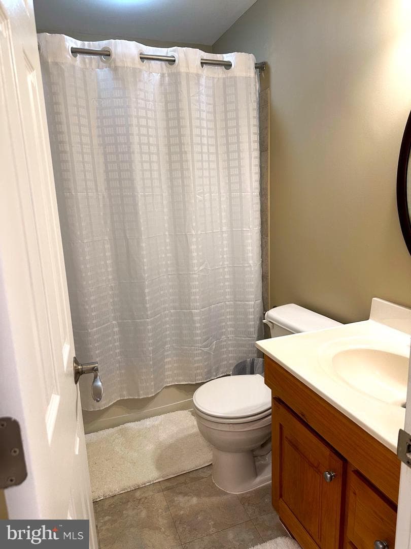 525 Gentlewood Square photo 39
