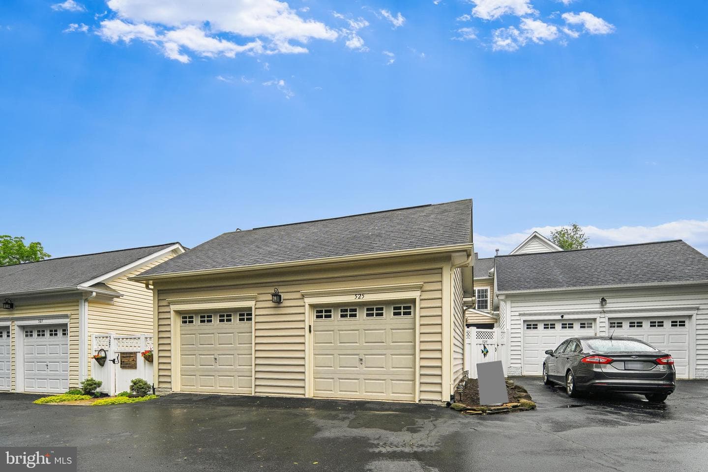 525 Gentlewood Square photo 44