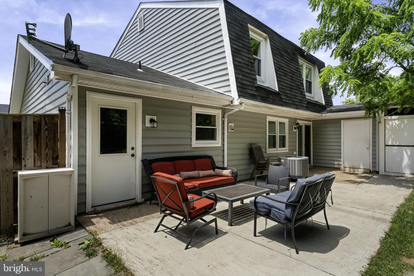 222 N Lincoln Avenue photo 37