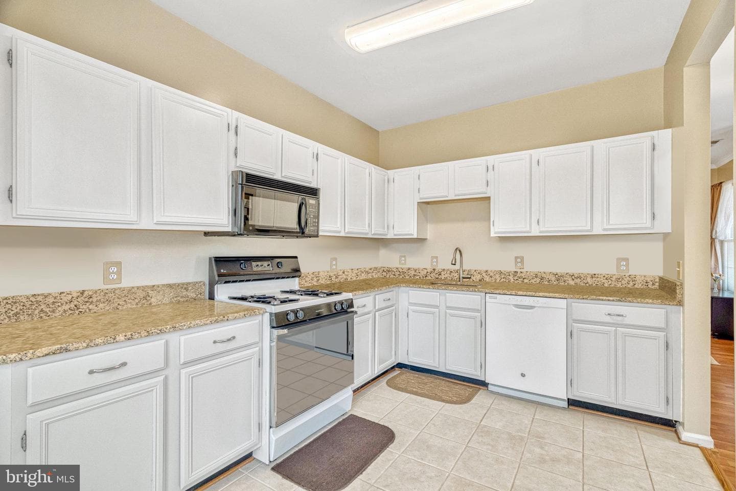 20419 Riverbend Square #200 photo 15
