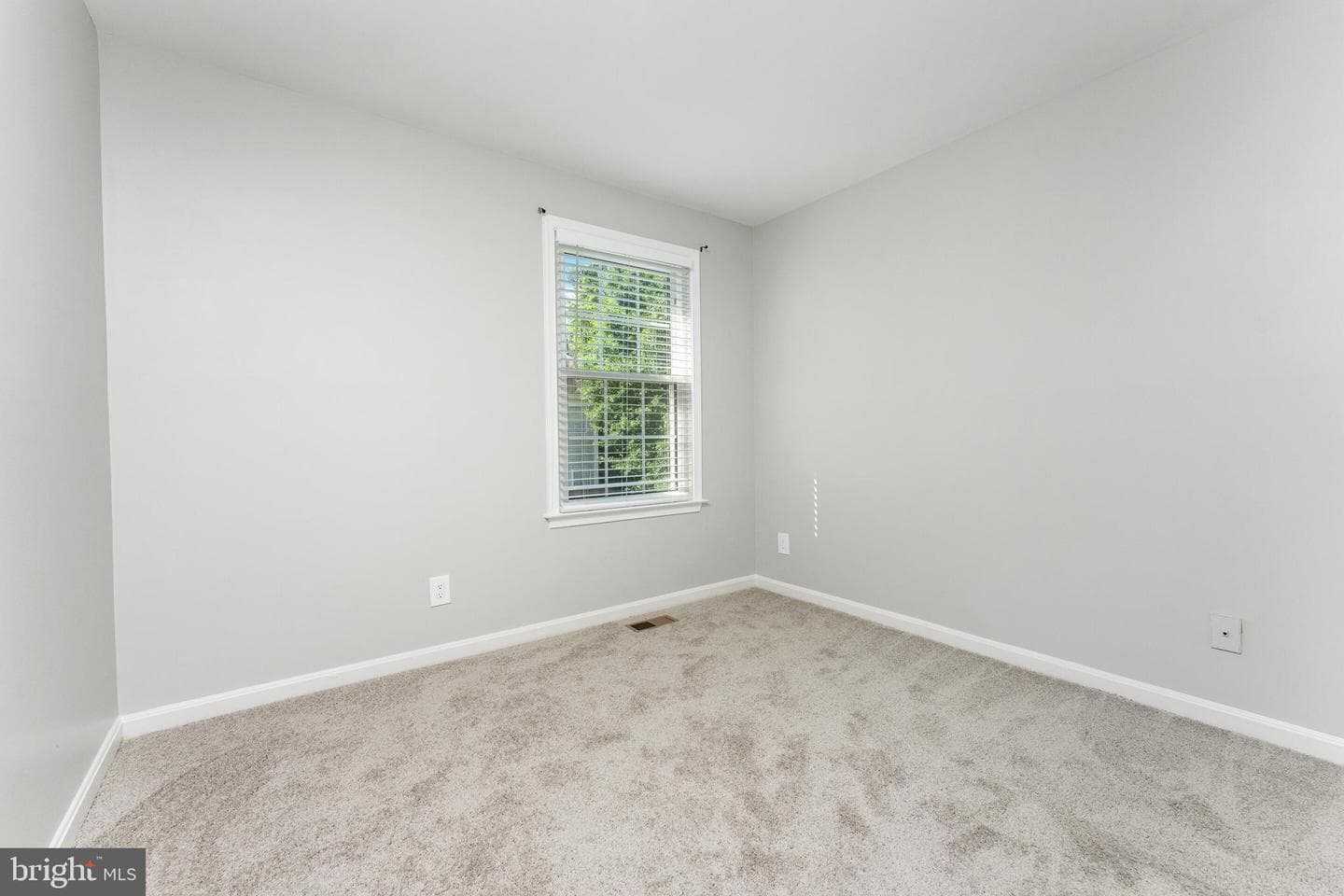 47581 Sandbank Square photo 14