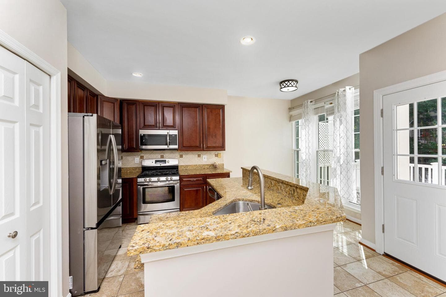 47581 Sandbank Square photo 7
