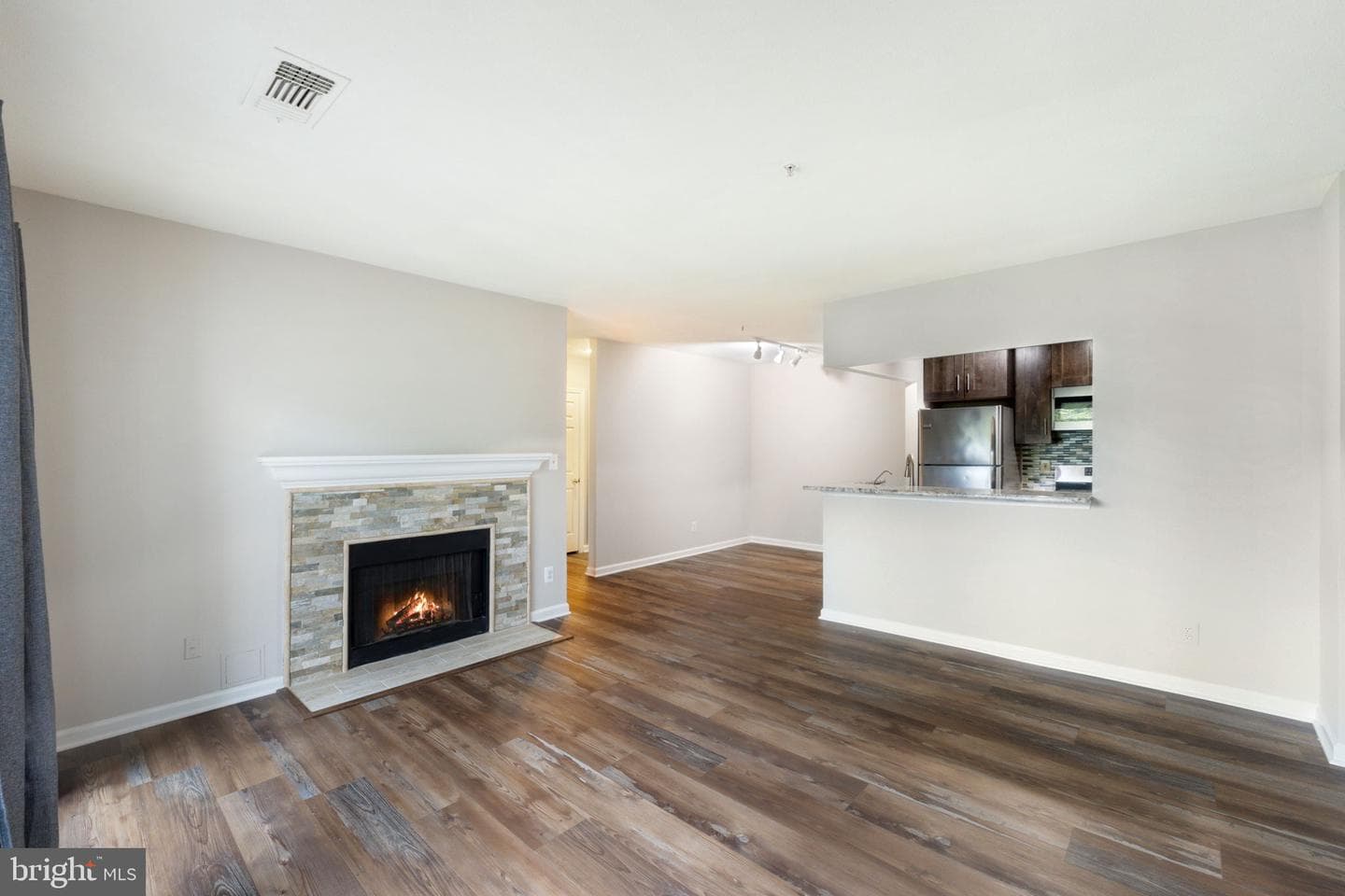 20273 Beechwood Terrace #203 photo 6