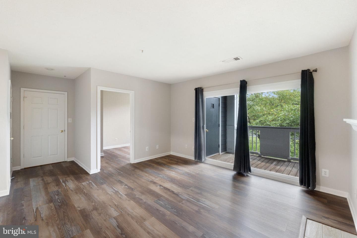 20273 Beechwood Terrace #203 photo 8