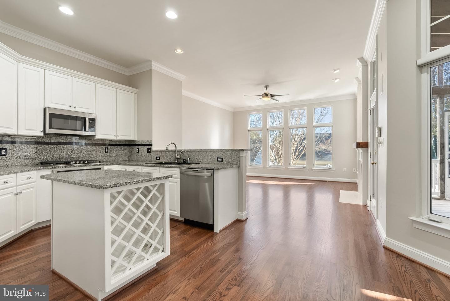 538 Gentlewood Square photo 31