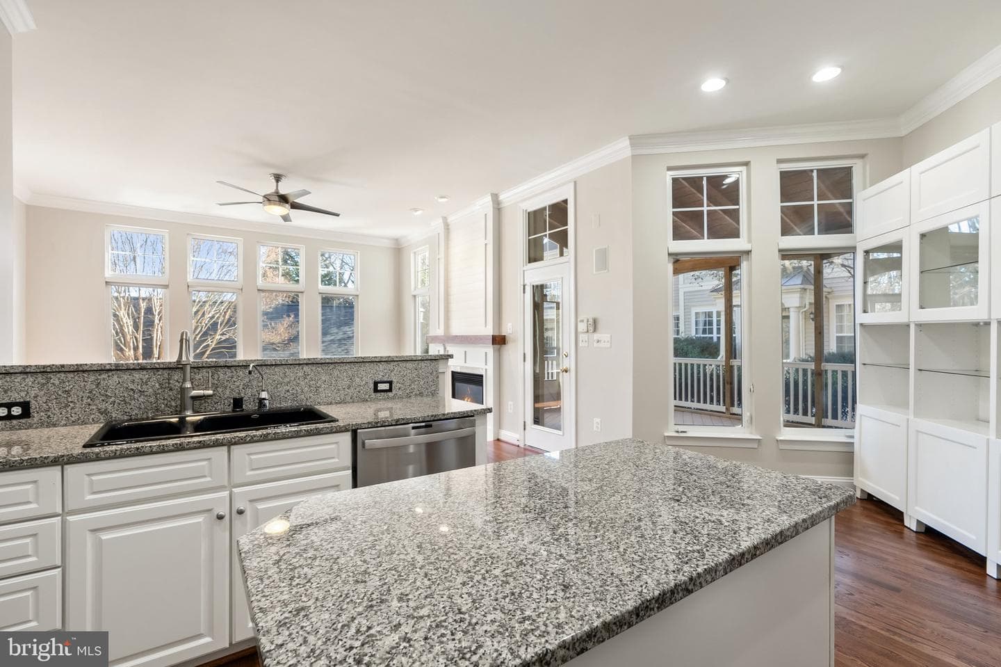 538 Gentlewood Square photo 35