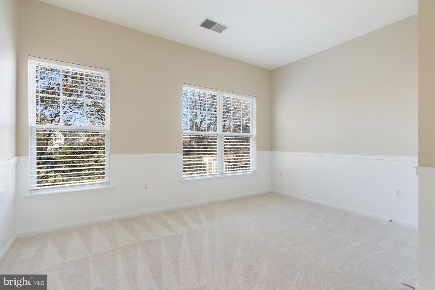 538 Gentlewood Square photo 43
