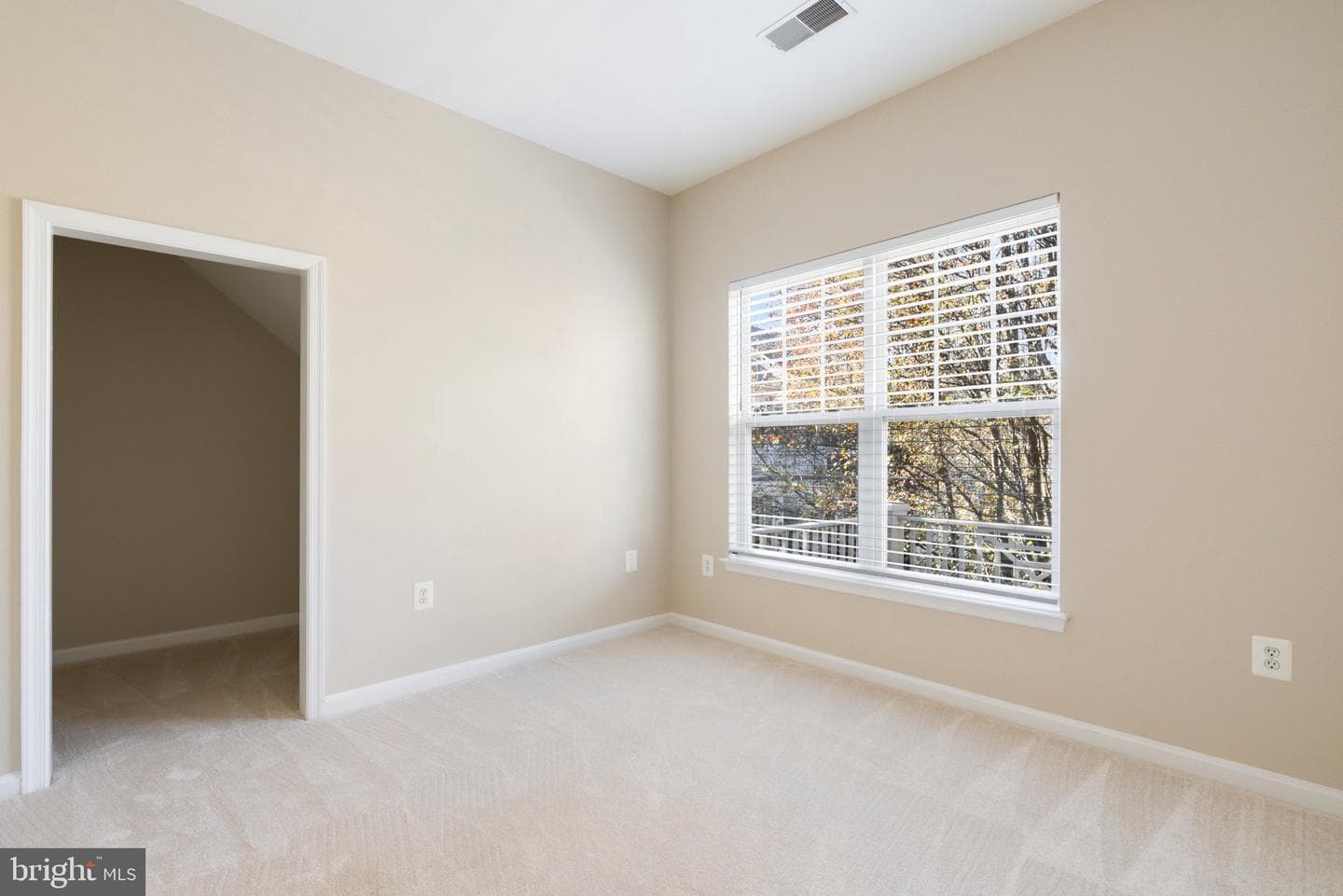 538 Gentlewood Square photo 45