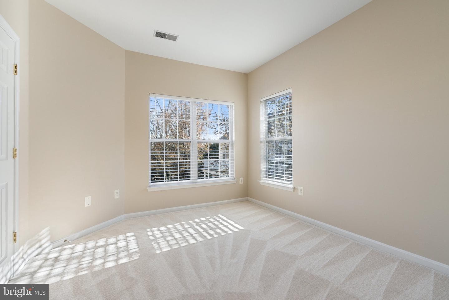 538 Gentlewood Square photo 50