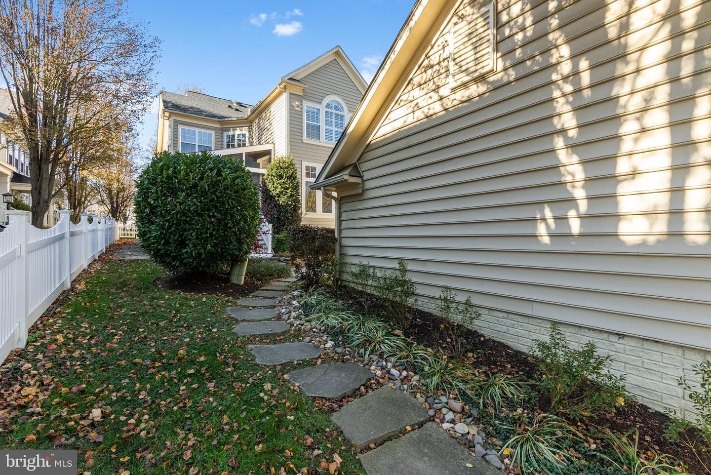 538 Gentlewood Square photo 91