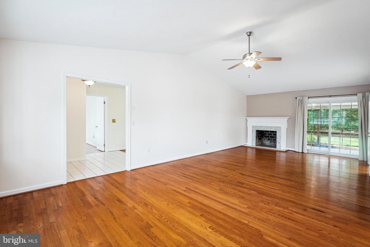 313 Belmont Place SW photo 9