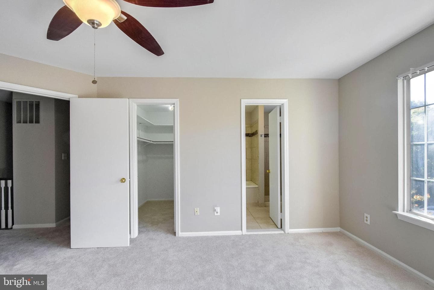 21870 Maywood Terrace photo 13