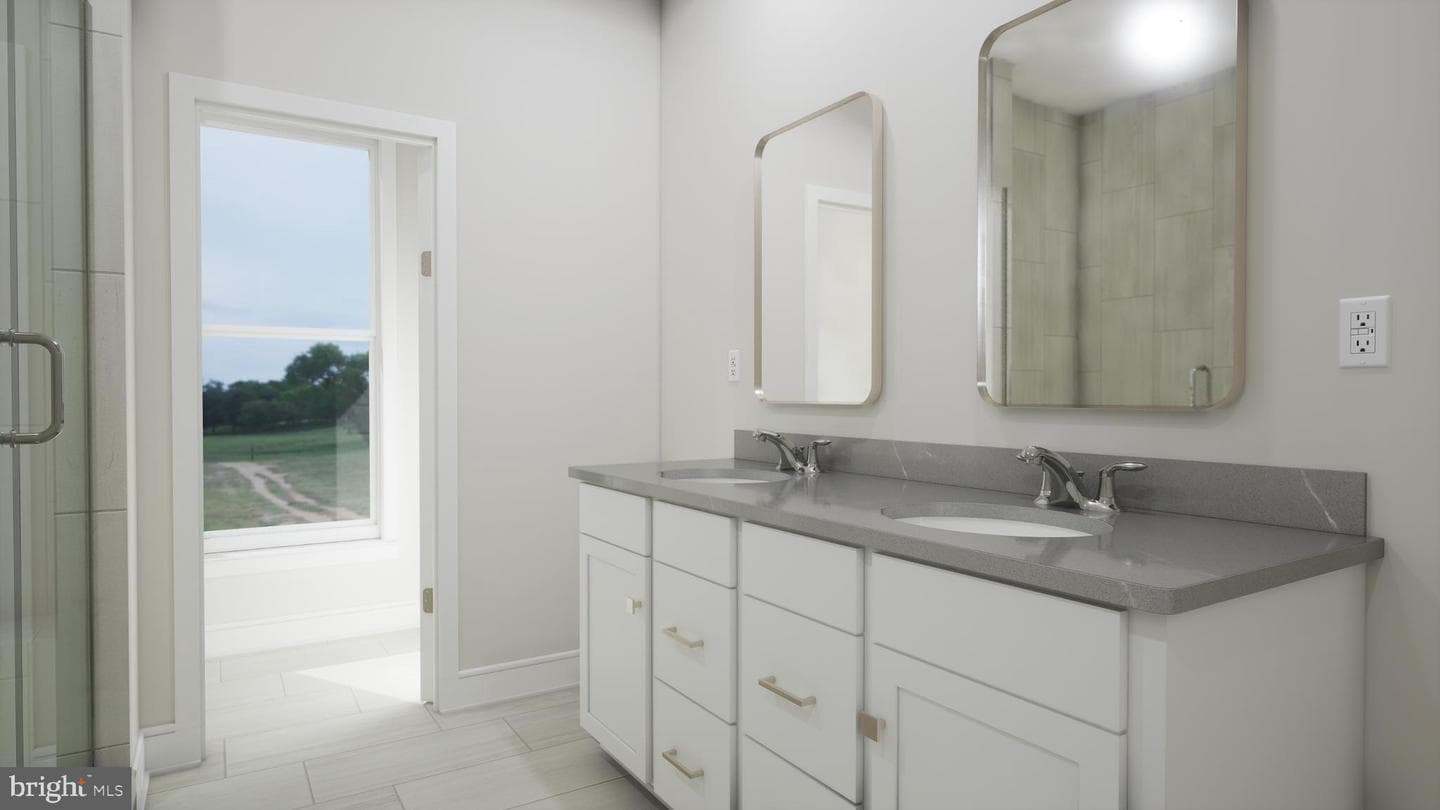 42611 Streamlet Square photo 15