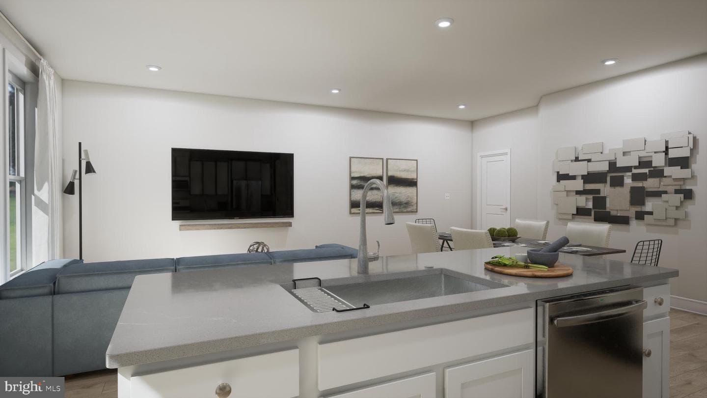 42611 Streamlet Square photo 7
