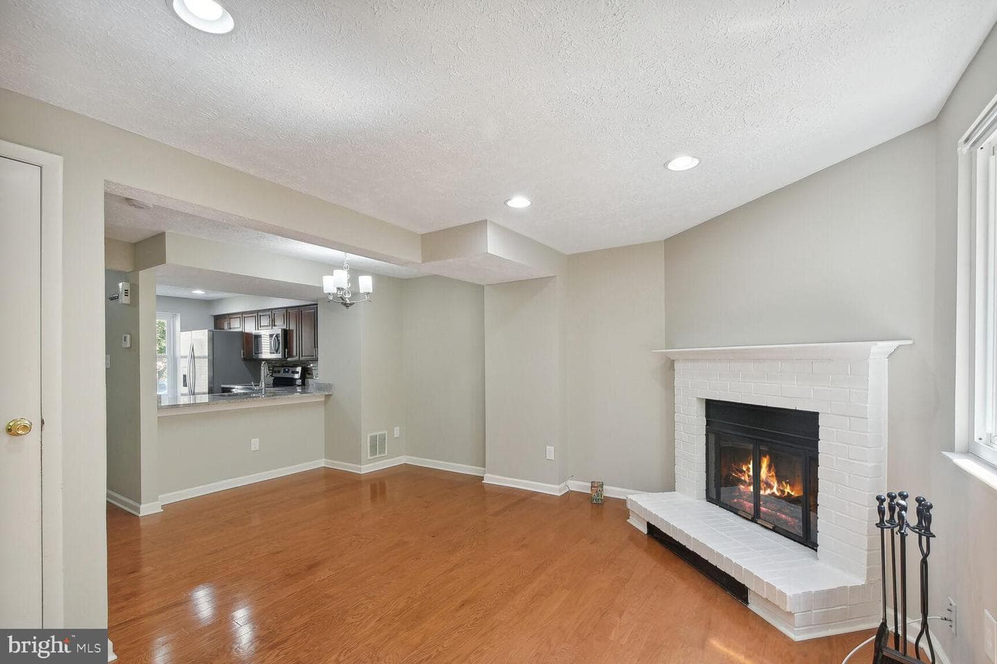 525 Brethour Court photo 5