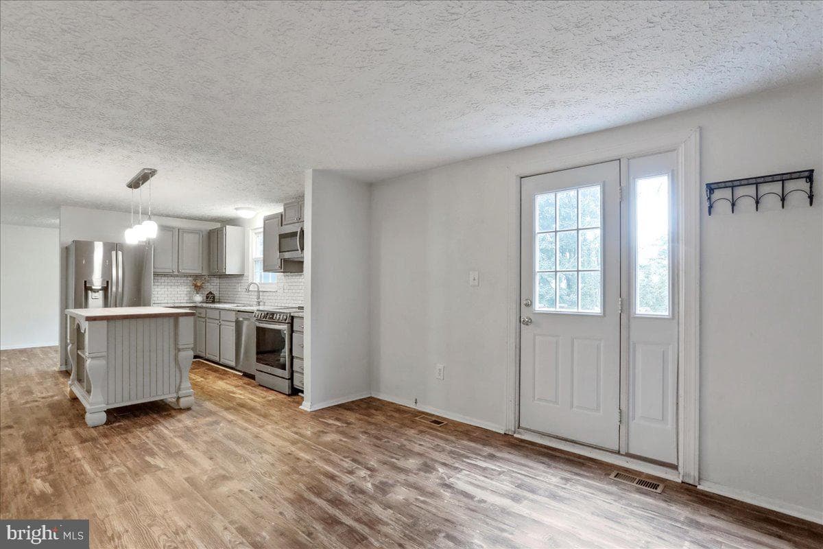 304 Appletree Drive NE photo 13
