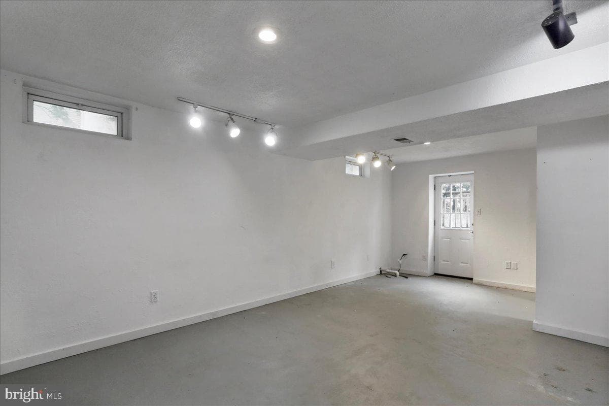 304 Appletree Drive NE photo 29