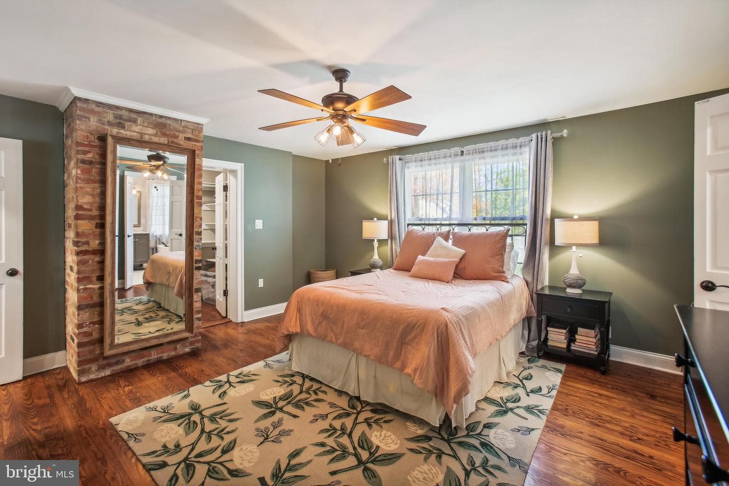 200 S Maple Avenue photo 16
