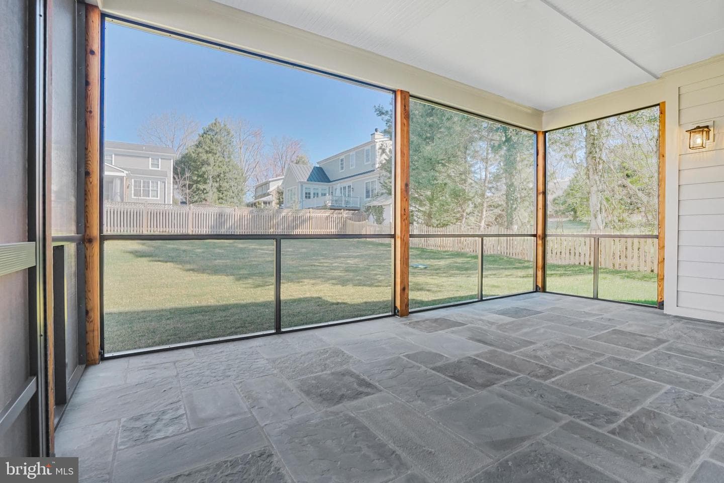 602 Martin Avenue photo 5