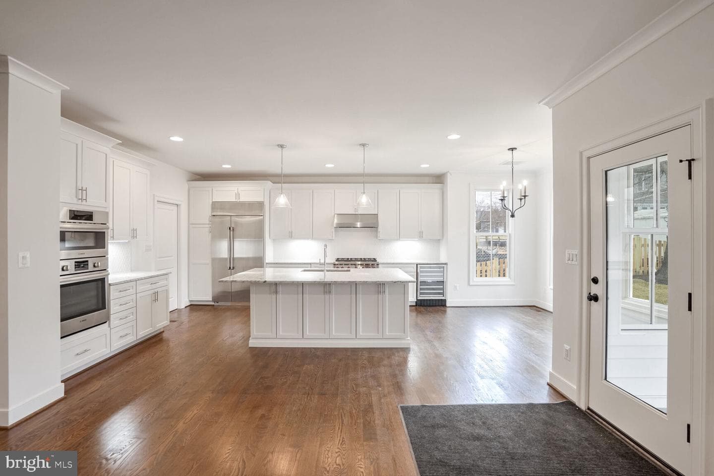 604 Martin Avenue photo 11