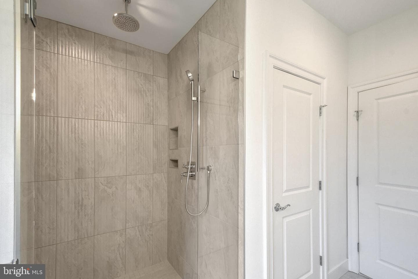 604 Martin Avenue photo 20