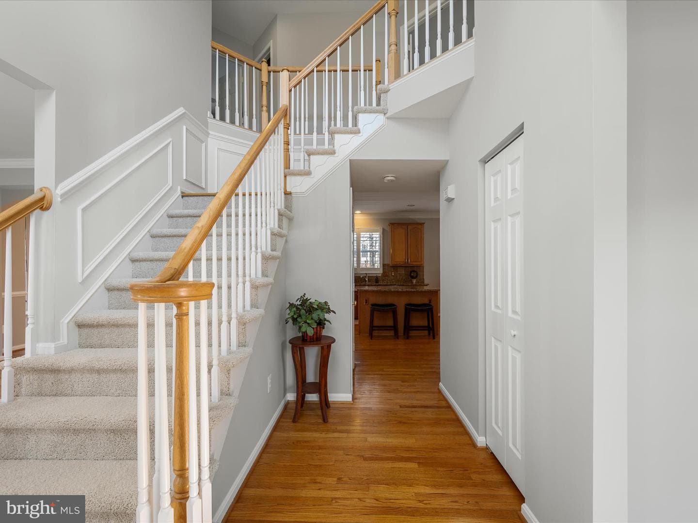303 Lawford Drive SW photo 4