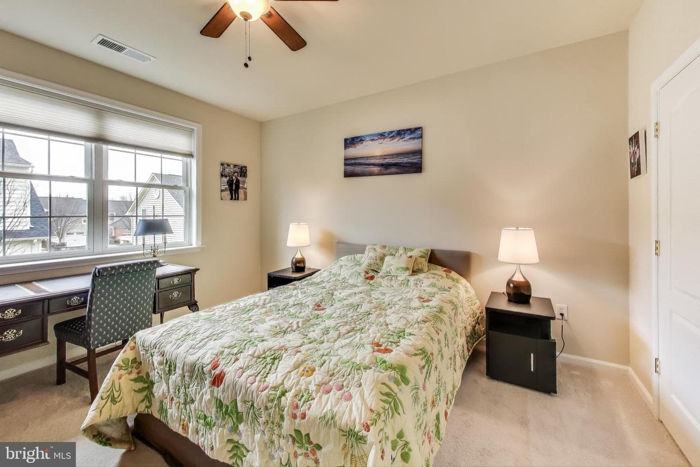 44362 Maltese Falcon Square photo 24