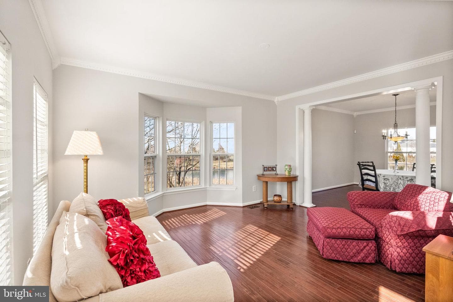 137 Burnell Place SE photo 11