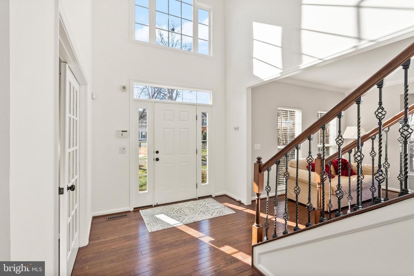 137 Burnell Place SE photo 9