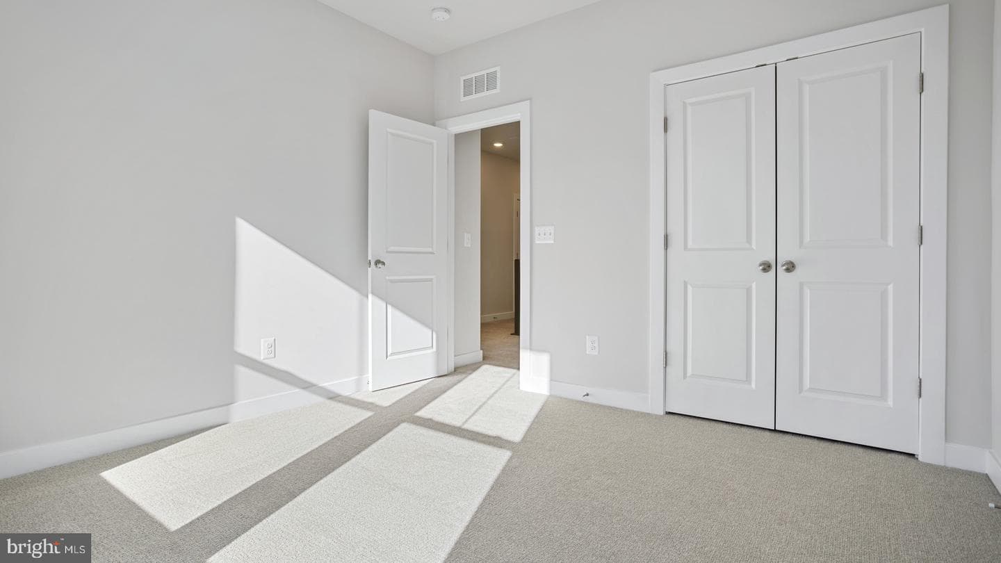 45177 Drowes Terrace photo 13