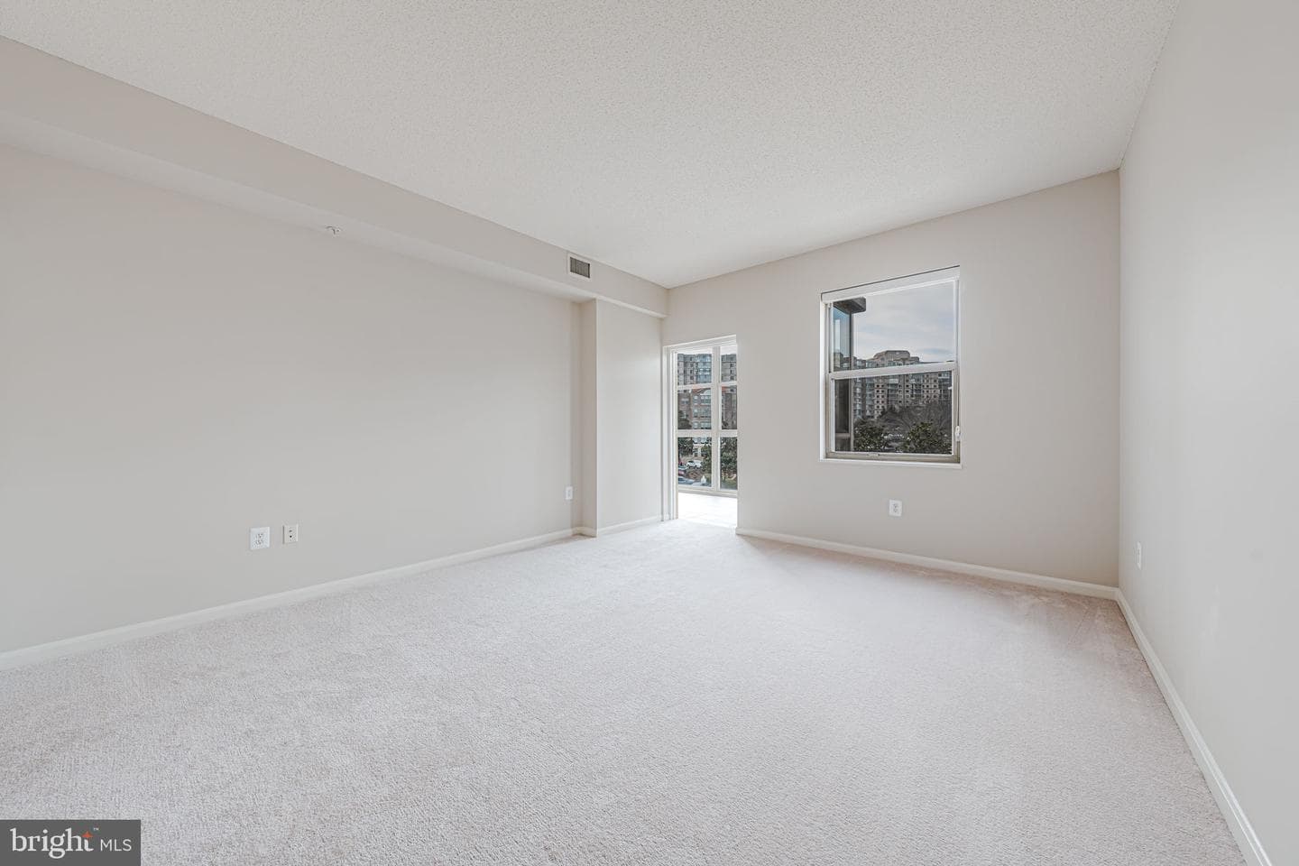 19360 Magnolia Grove Square #207 photo 9