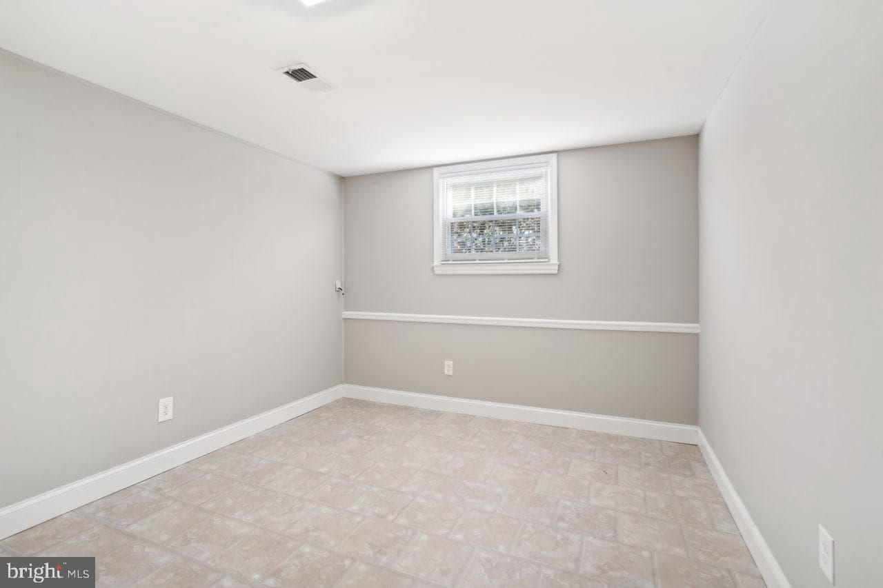 1105 E Holly Avenue photo 28