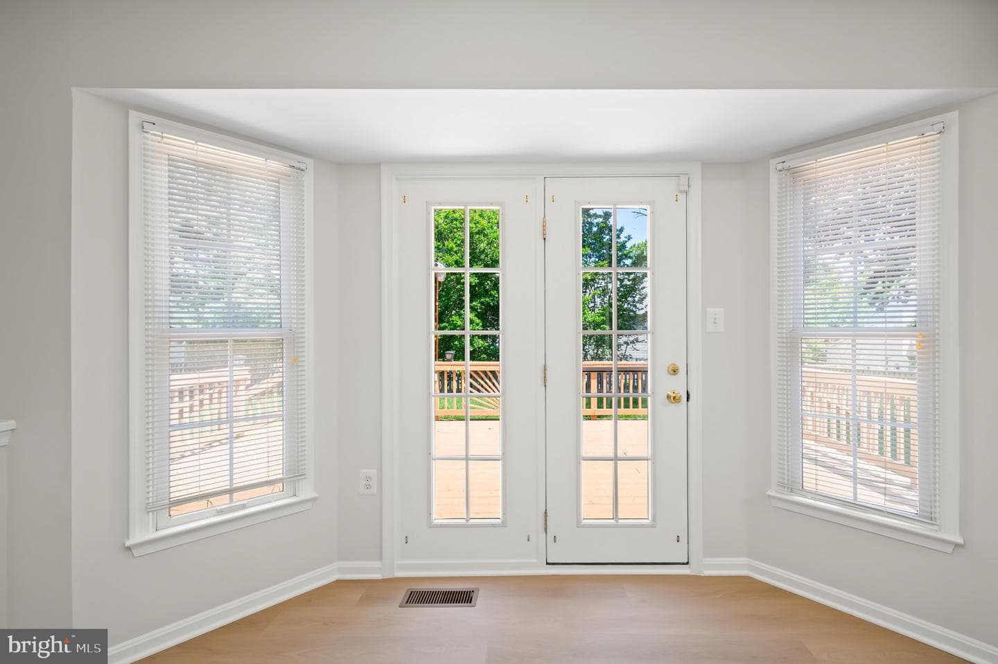 208 Cranbrook Drive NE photo 13