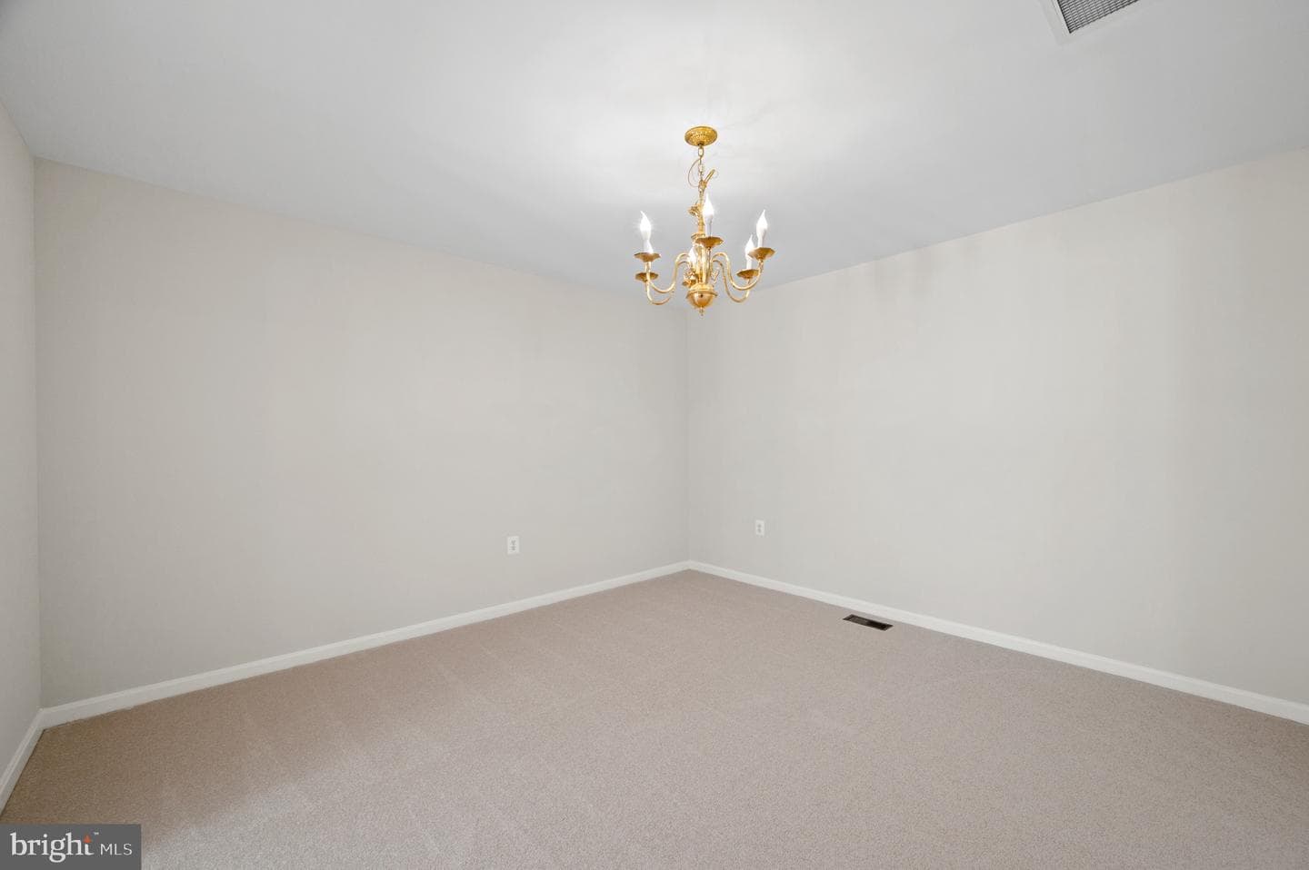 208 Cranbrook Drive NE photo 23