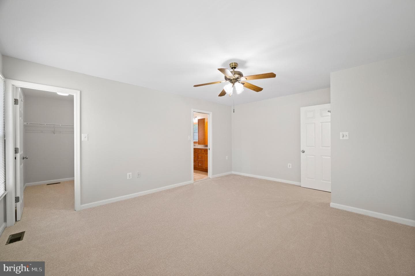 208 Cranbrook Drive NE photo 28