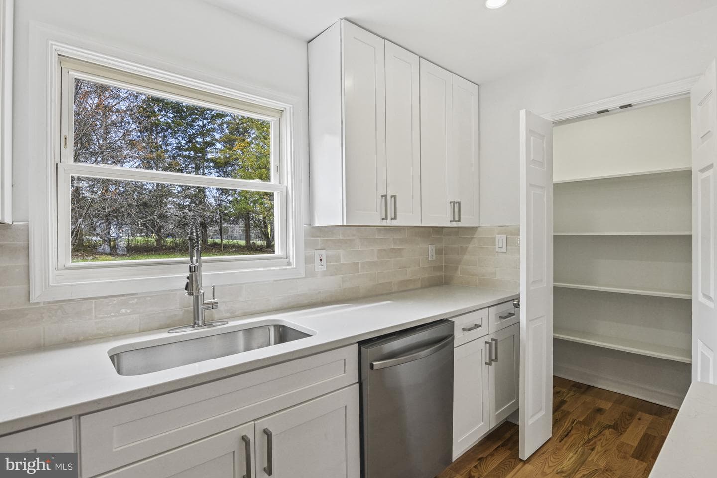 605 N York Road photo 10