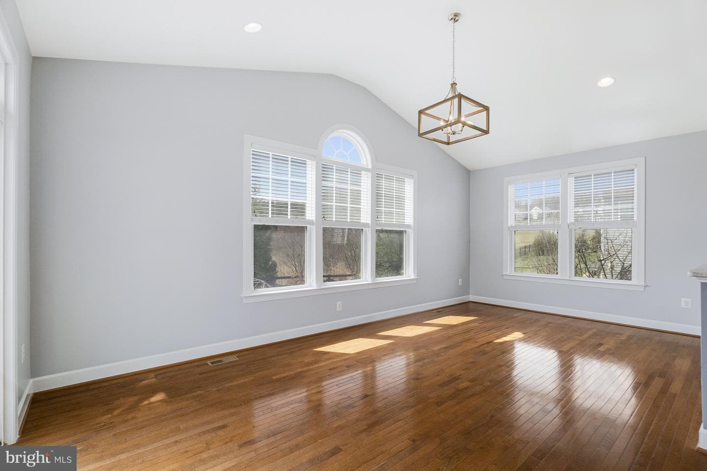 41729 Wakehurst Place photo 27