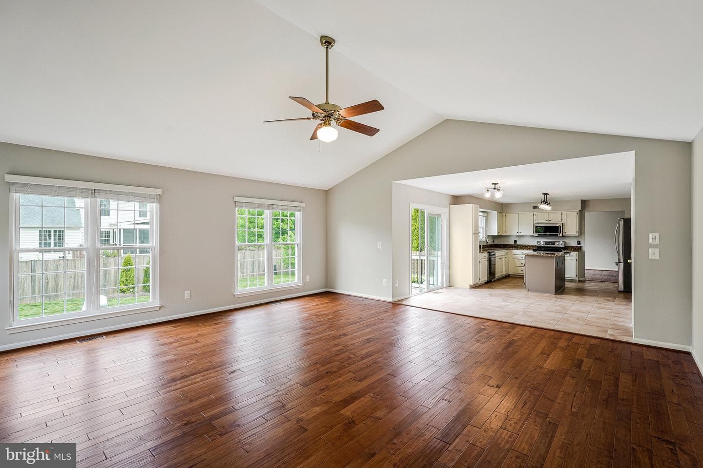 218 Foxborough Drive SW photo 12