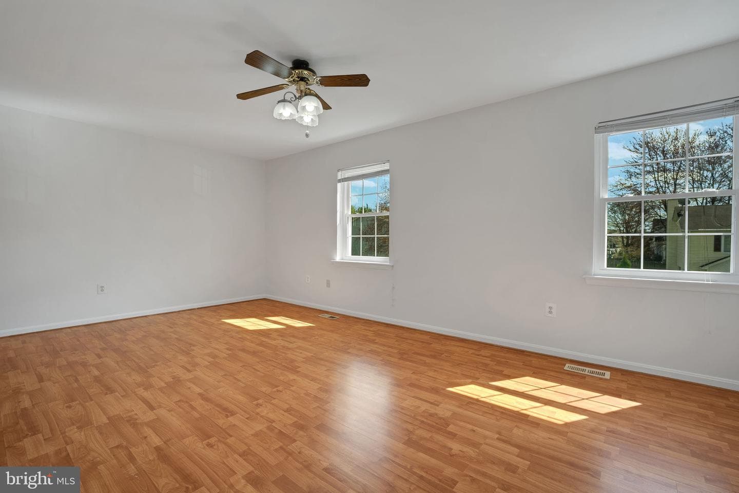199 Meadows Lane NE photo 15